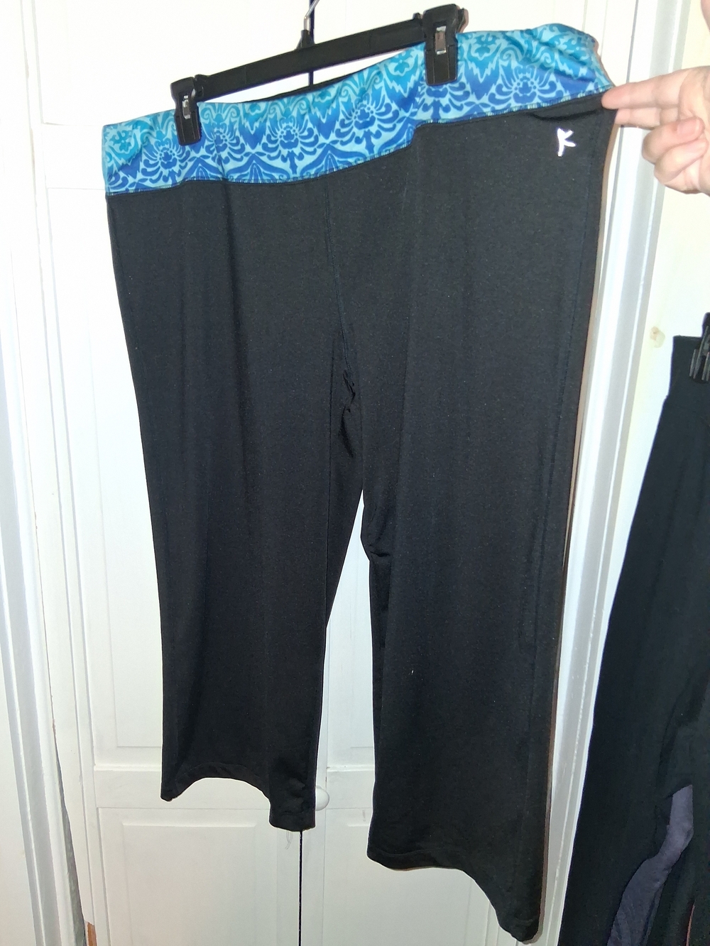 Danskin Now Black Capri Leggings with Blue Patterned Waistband